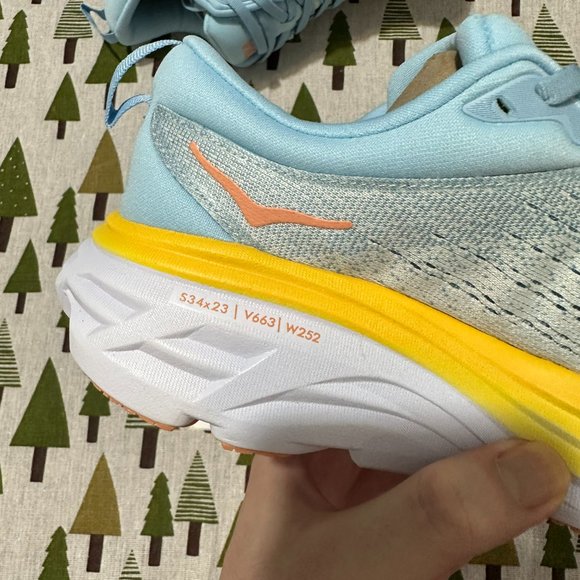 Women's Eevervday Running Impala / Cyclamen Bondi 8 Sneakers - Picture 6 of 7